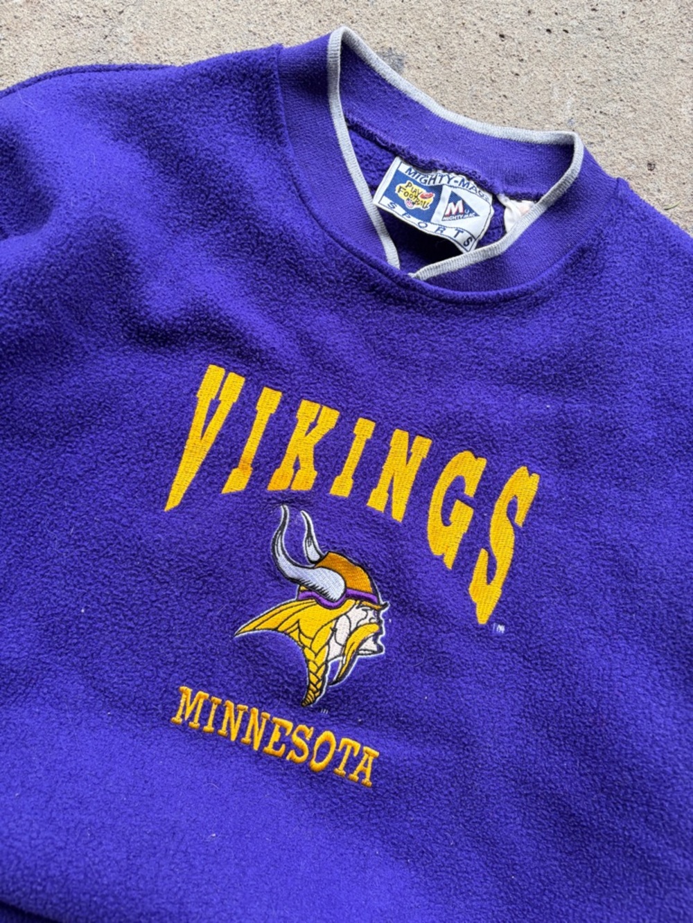 Minnesota Vikings 90s Vintage Cotton Purple Crewneck Sweatshirt Medium - Picture 2 of 11